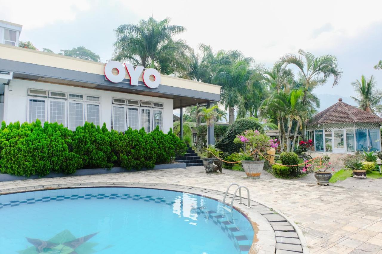 Oyo 803 Toetie Hotel Batu  Exterior foto