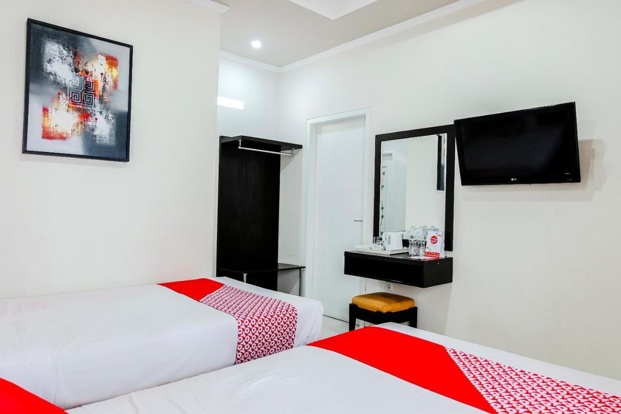 Oyo 803 Toetie Hotel Batu  Exterior foto