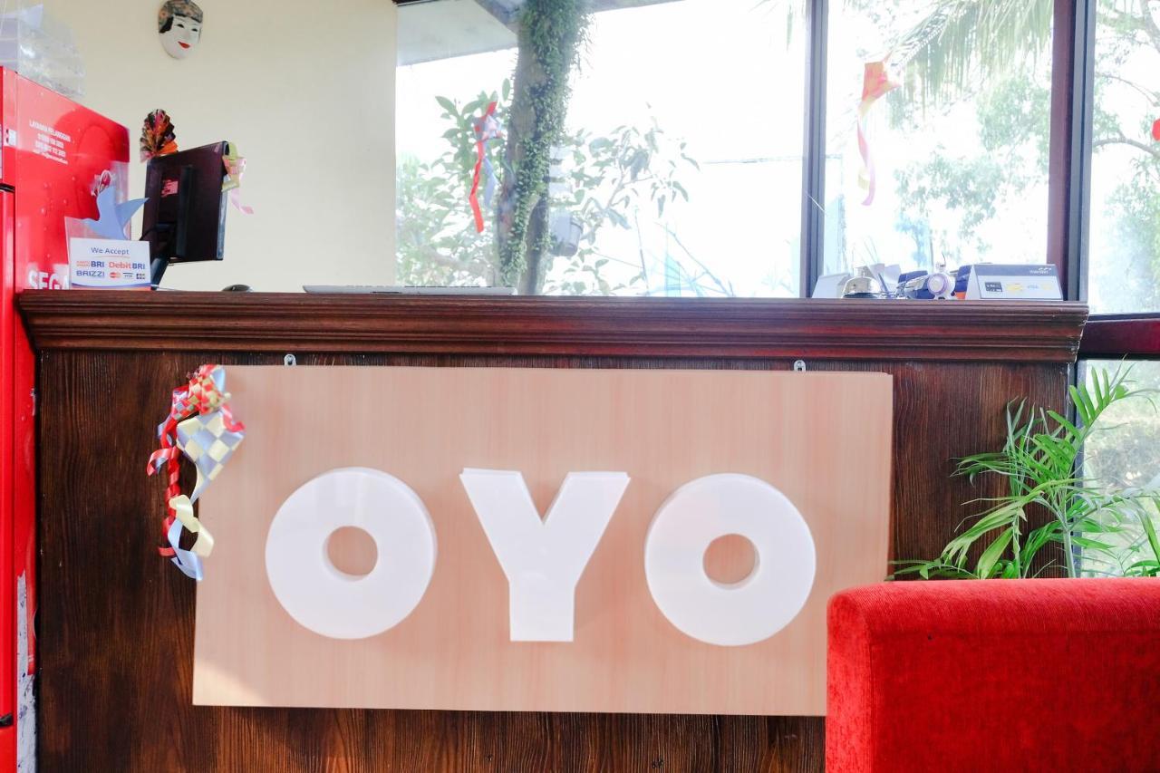 Oyo 803 Toetie Hotel Batu  Exterior foto